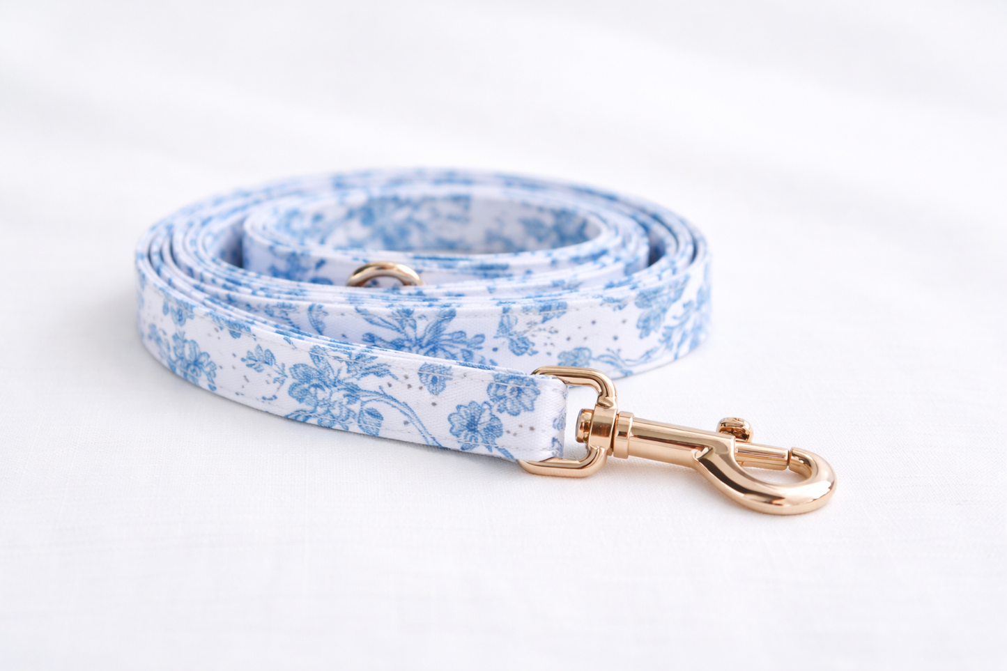 Toile Leash