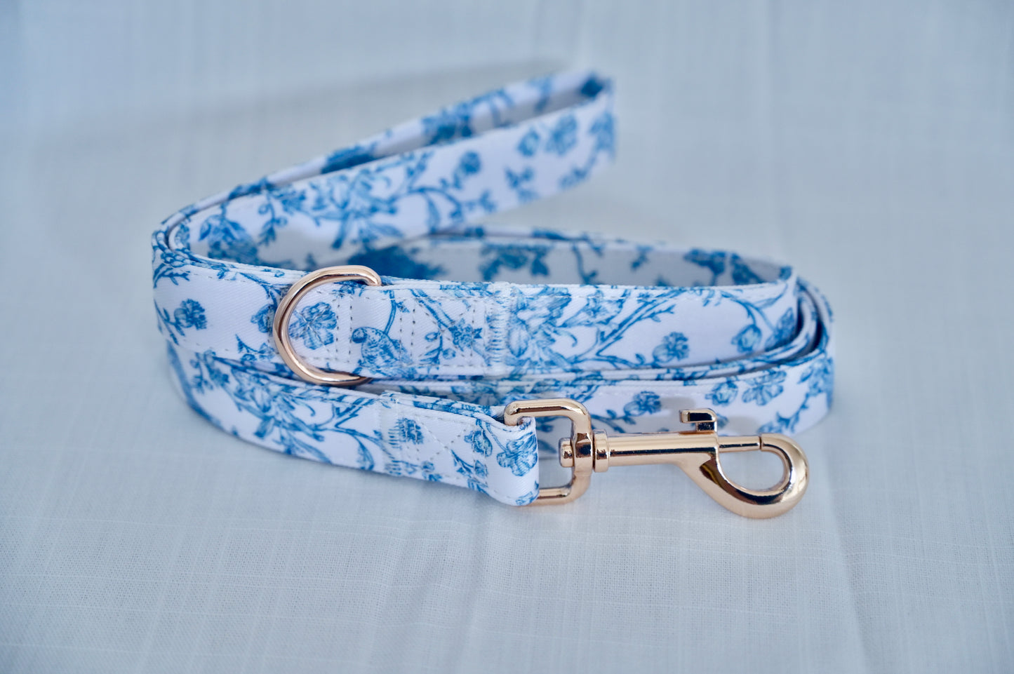 Toile Leash